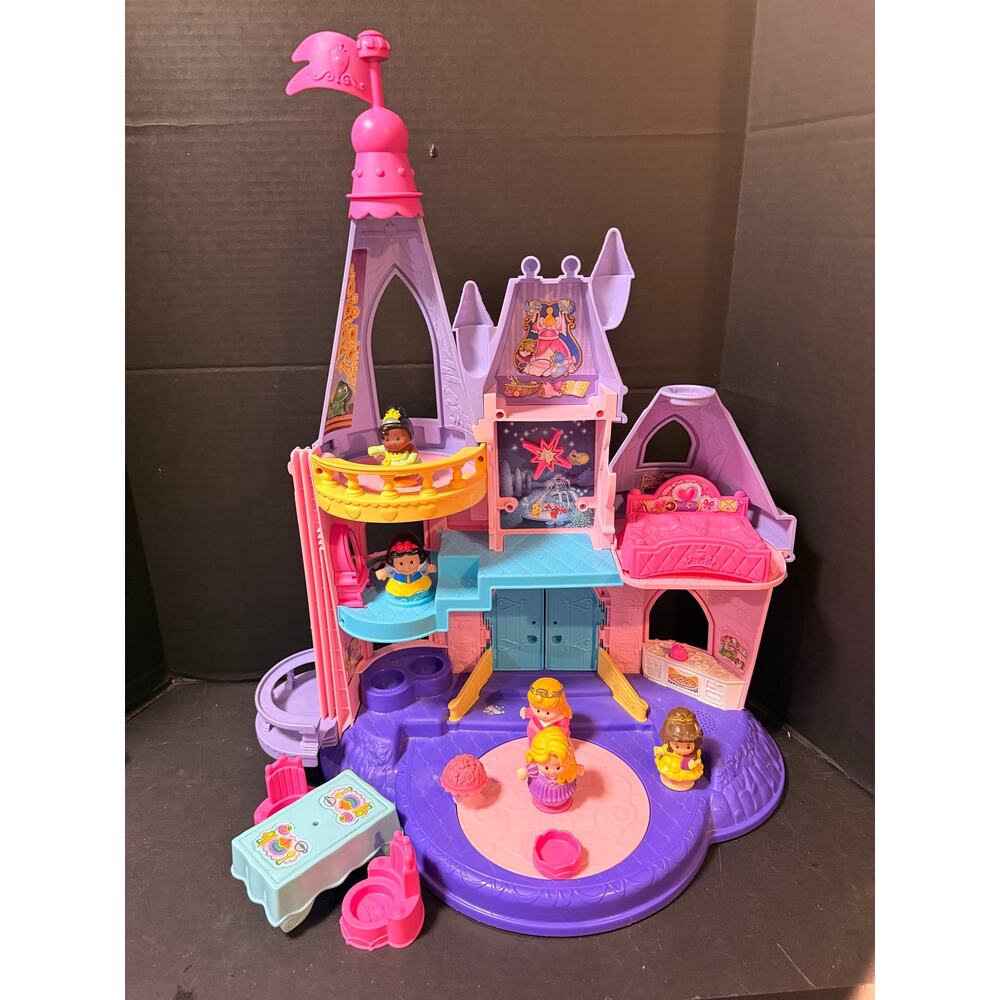 Fisher-Price Little People Disney Princess Songs Palace 5 princesses bed table